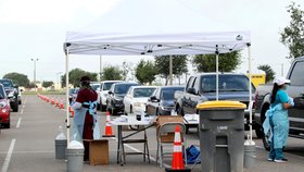 Testování na koronavirus v americkém státě Texas.