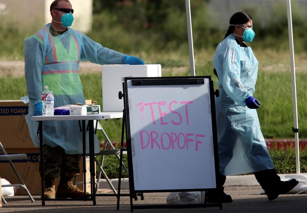 Testování na koronavirus v americkém státě Texas.