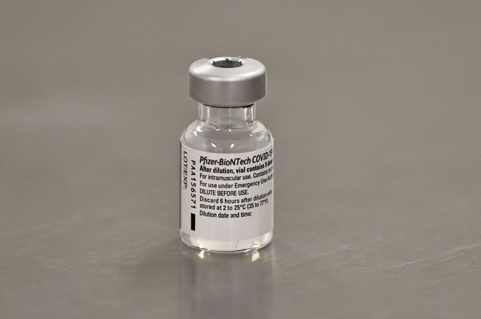 Očkování proti covidu vakcínou Pfizer