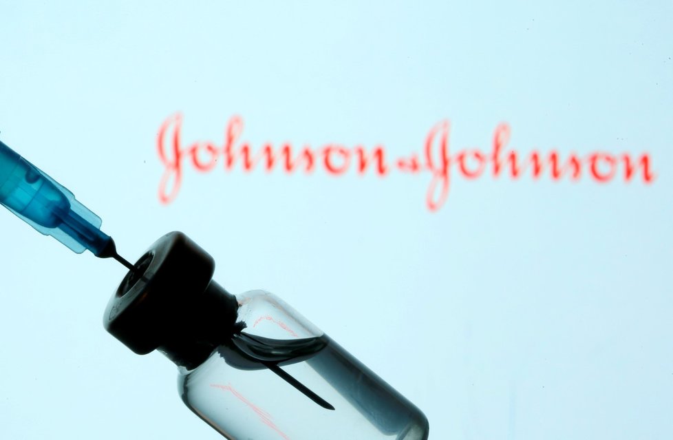 Přípravek Johnson & Johnson se nemusí podávat ve dvou dávkách jako ostatní vakcíny, ale v jedné. Přípravek Johnson & Johnson se nemusí podávat ve dvou dávkách jako ostatní vakcíny, ale v jedné.