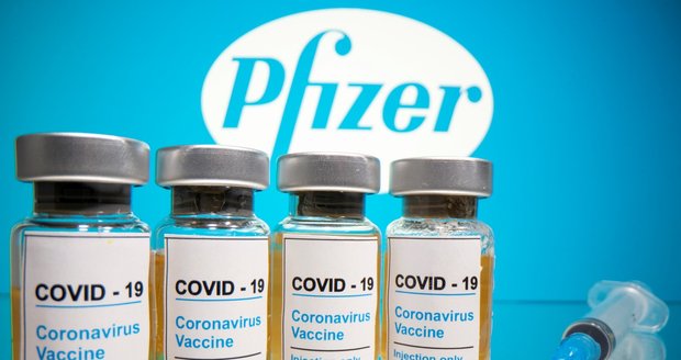 Vakcína proti covidu má úspěšnost 90 procent, hlásí Pfizer. Jak dlouho ale očkování vydrží?