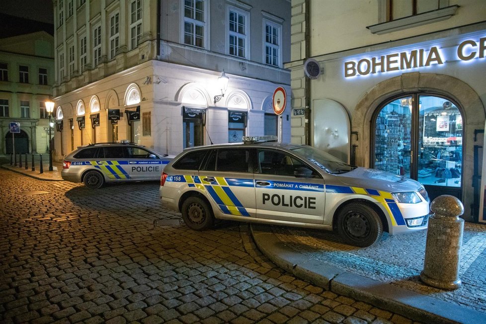 Zásah policie ukončil nelegální party v pražské Melantrichově ulici (9. 1. 2021)