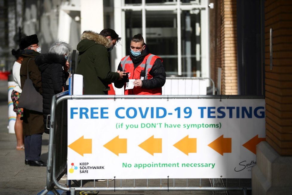 Testování na koronavirus ve Velké Británii.