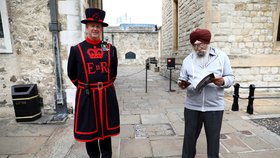 Ikonický Tower hlídají už 500 let. Kvůli pandemii skončí Beefeaters na dlažbě