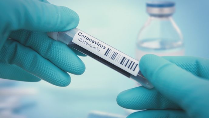Je lék na koronavirus v dohledu?