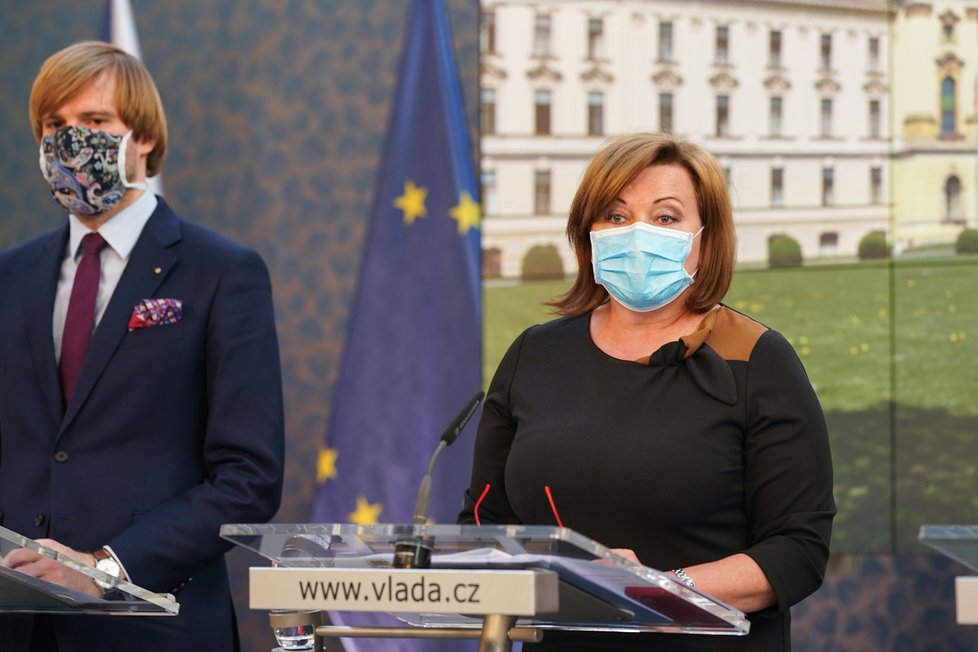 Vláda o koronaviru: Alena Schillerová a Adam Vojtěch (20. 4. 2020)