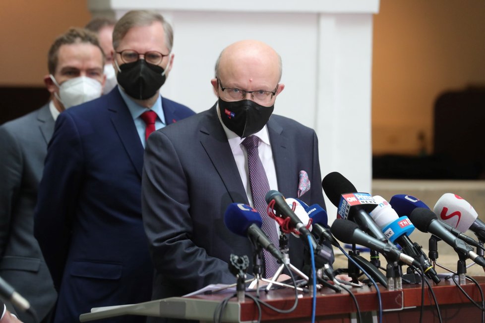 Vlastimil Válek, Petr Fiala a Ivan Bartoš na tiskové konferenci koalic Spolu a PirSTAN k boji s koronavirem