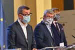 Členové vlády na tiskové konferenci ke koronaviru: Premiér Andrej Babiš (ANO), ministr průmyslu a obchodu Karel Havlíček (ANO) a ministr zdravotnictví Adam Vojtěch (za ANO) (19.3.2020)