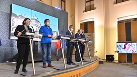 Členové vlády na tiskové konferenci ke koronaviru: (zleva) Ministryně práce a sociálních věcí Jana Maláčová, ministr vnitra Jan Hamáček (oba ČSSD), premiér Andrej Babiš (ANO), ministr průmyslu a obchodu Karel Havlíček (ANO) a ministr zdravotnictví Adam Vojtěch (za ANO) (19.3.2020)