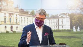 Jednání vlády o koronaviru: vicepremiér a ministr průmyslu, obchodu a dopravy Karel Havlíček (9.4.2020)