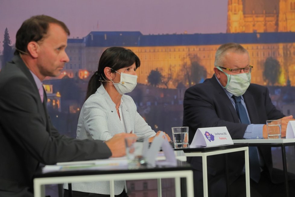 Krajská debata Blesku o zdravotnictví: Zleva Stanislav Mackovík (KSČM), Ilona Mauritzová (ODS), Jiří Mašek (ANO)