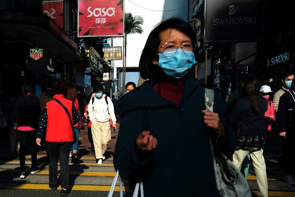 Na čínských ulicích člověka bez obličejové roušky nepotkáte