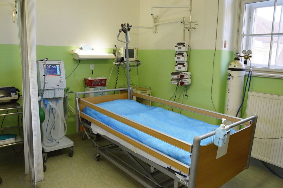 Nové oddělení KOVES v nemocnici Na Františku se bude starat o seniory nakažené virem SARS-CoV2