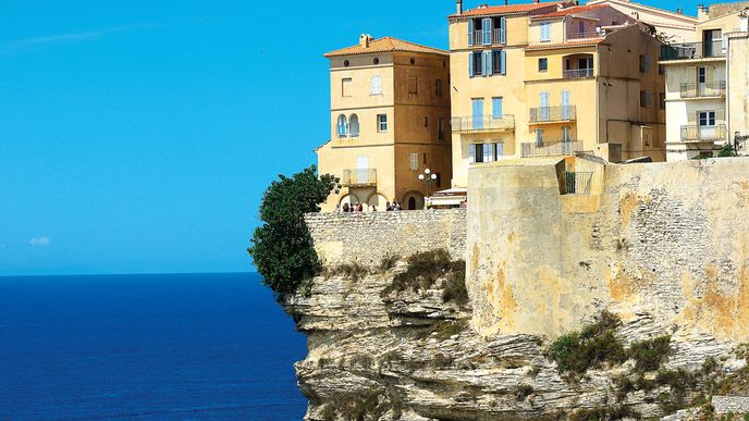 Město Bonifacio na Korsice