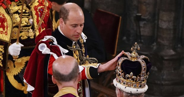 William se dotkl královské koruny. Jednou ji na hlavě bude mít i on