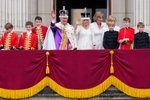 Korunovace krále Karla III.: Karel s Camillou a rodinou se ukázali na balkoně Buckinghamského paláce