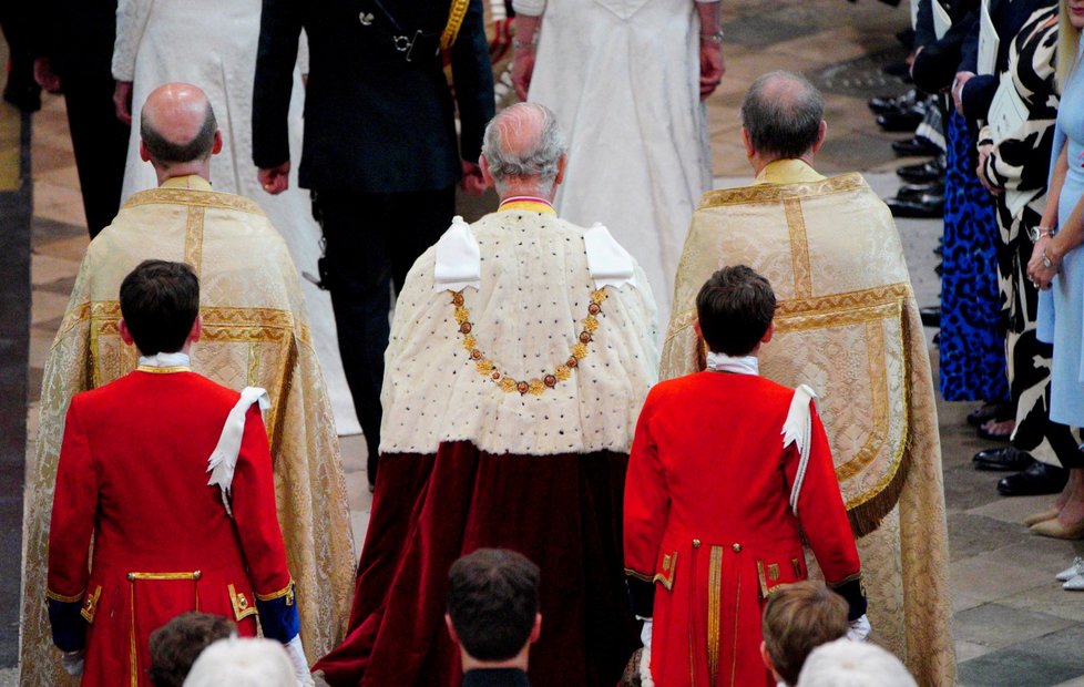 Korunovace krále Karla III.: Příjezd do Westminsterského opatství