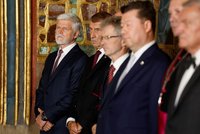Pavel s Babišem a dalšími klíčníky vyzvedli korunovační klenoty. K vidění budou do 28. září