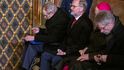 Ukládání korunovačních klenot: Prezident Miloš Zeman a premiér Petr Fiala.. (25.1.2023)