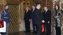Do katedrály sv. Víta přijel Zeman z party na ruské ambasádě.
