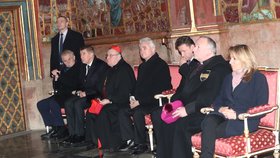 Sedmero klíčníků zleva: Miloš Zeman, Andrej Babiš, Dominik Duka, Milan Štěch, Radek Vondráček, Ondřej Pávek a Adriana Krnáčová.