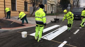 Policie uskutečnila rozsáhlou razii, odhalila stovky nelegálně zaměstnaných cizinců