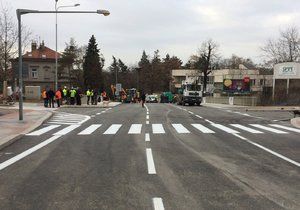 Rekonstrukce Korunovační ulice po dlouhých měsících finišuje.