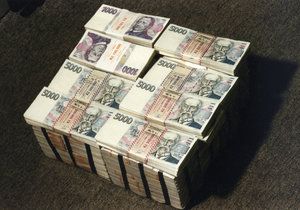 Tři muži podle Daňové Kobry vytvořili krácením daní škodu 1,2 miliardy korun.