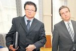 Někdejší starosta Brna-Žabovřesk Aleš Kvapil (vlevo) a Radovan Novotný u soudu kvůli korupci.