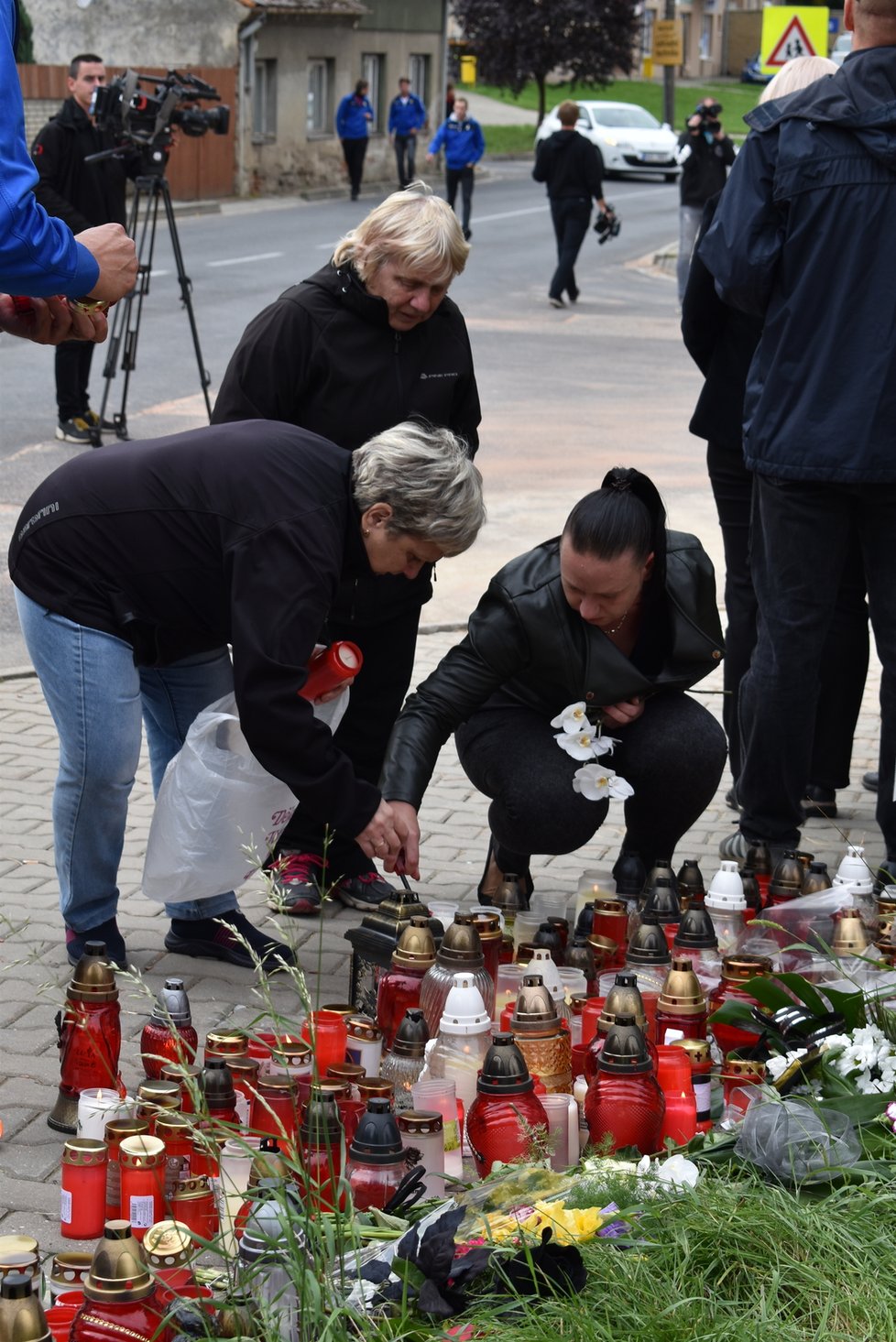 Smuteční akce za mrtvé hasiče. Truchlící máma Marka Vrby: Nikdy nikoho nezarmoutil...