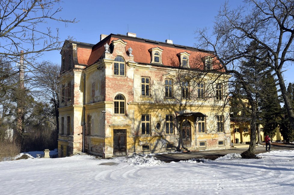 Koryčany na Kroměřížsku hledají využití chátrající vily vynálezce ohýbaného nábytku Michaela Thoneta. 