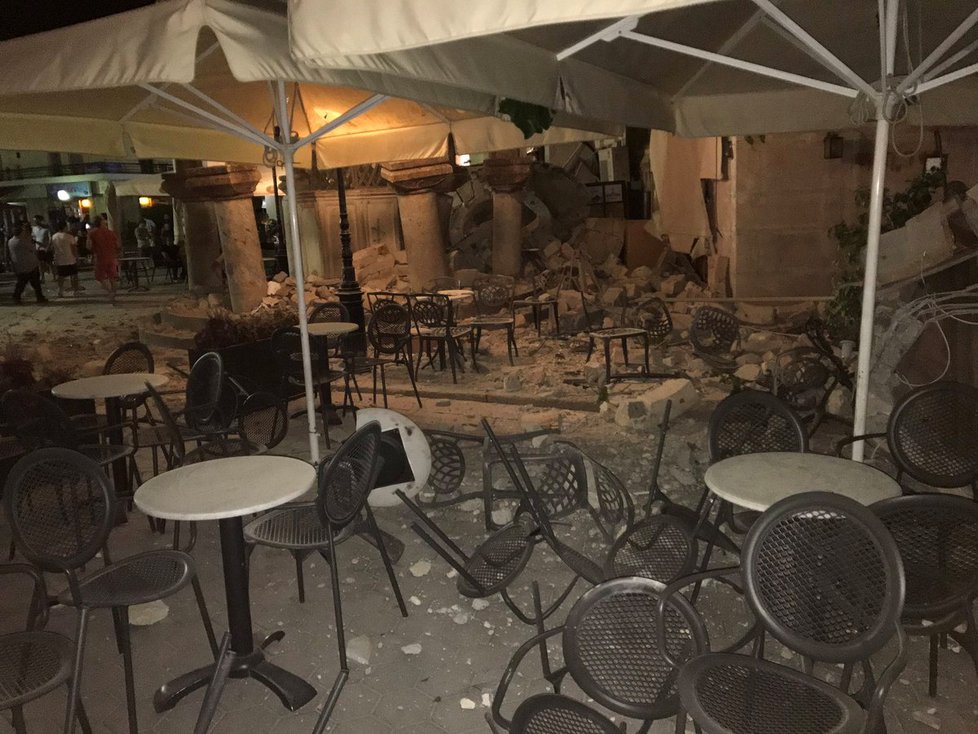 Silné zemětřesení na řeckém ostrově Kos si vyžádalo oběti na životech
