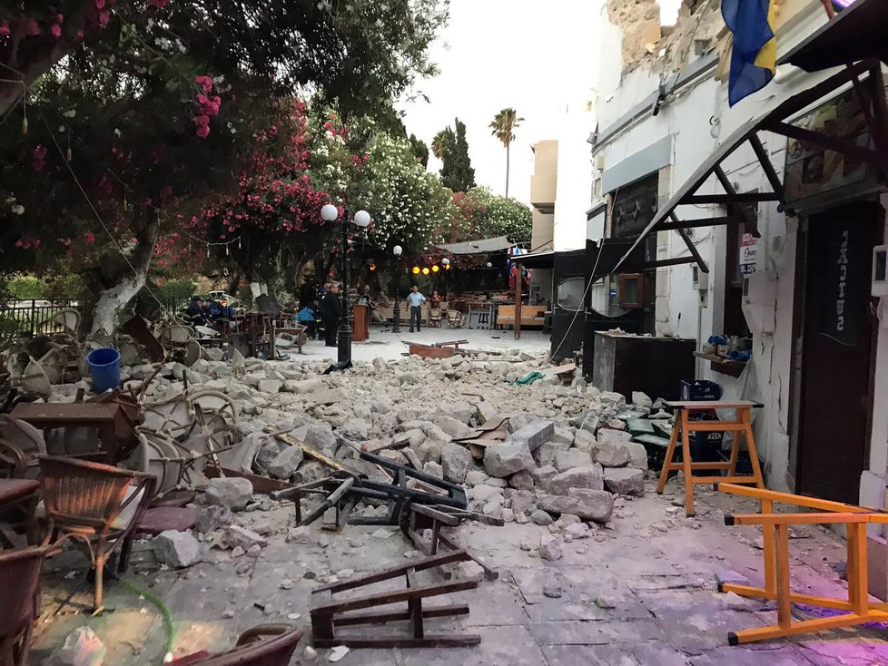 Silné zemětřesení na řeckém ostrově Kos si vyžádalo oběti na životech