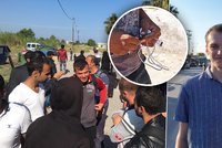 Reportéři Blesku mezi uprchlíky v Řecku: Jedni přijíždějí hladoví, druzí s batohy jídla!