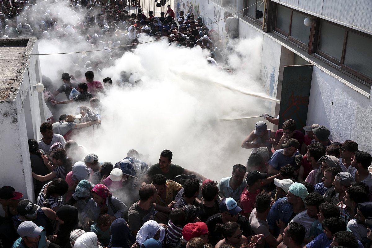 Řecký ostrov Kos dál čelí návalu uprchlíků a nově i vzpourám!