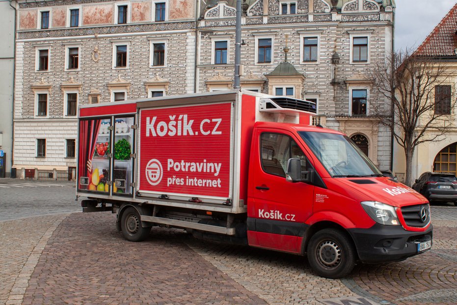Dodávka e-shopu s potravinami Košík.cz.