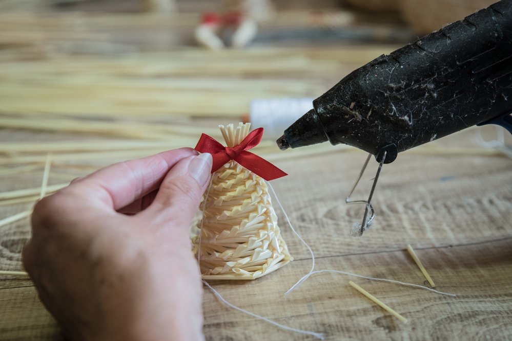 Jak si vyrobit srdíčko z proutí, návod na pletení ze slámy