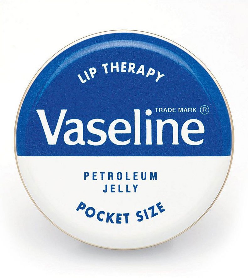 Vaseline, balzám na rty Lip Therapy, 69 Kč, koupíte na www.galaxieprani.cz