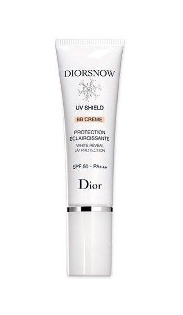 Dior Rozjasňující BB krém Diorsnow UV Shield SPF 50, 1374 Kč, koupíte na www.krasa.cz