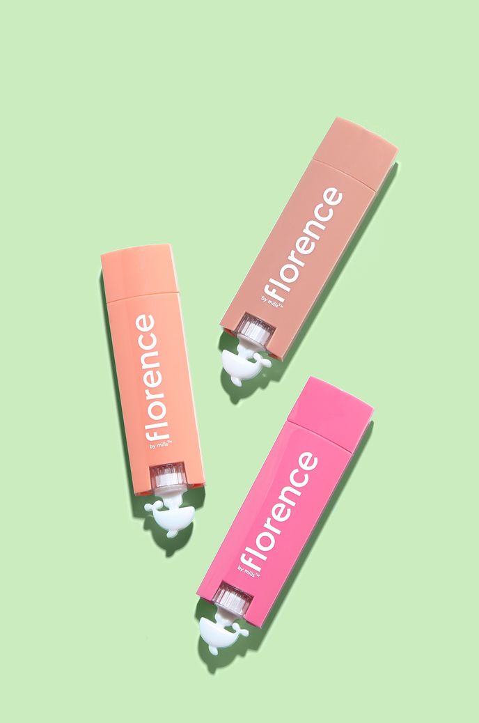 Lehký tónovaný balzám na rty Oh Whale! Tinted Lip Balm, Florence by Mills prodává www.douglas.cz, info o ceně v obchodě