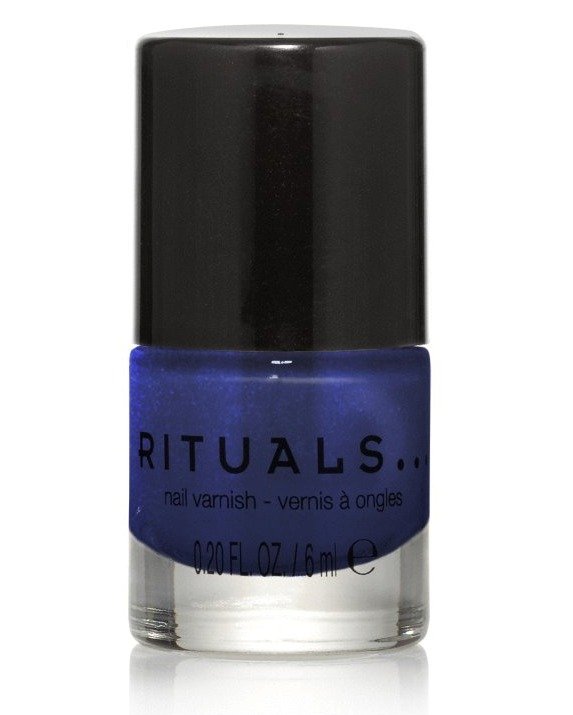 Rituals lak na nehty odstín Medieval Blue, 145 Kč, koupíte na www.rituals.cz