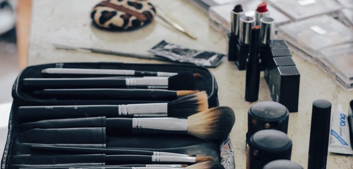 16 nepostradatelných věcí, které nesmí chybět ve vaší kosmetické výbavě