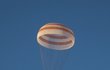 12. 3. 2015: Úchvatný pohled na dopadající Sojuz TMA.