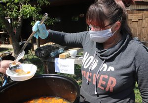 V sobotu 16. května se ve Veselí nad Moravou konal I. ročník koštu polévek, dorazilo přibližně osm desítek návštěvníků, kteří hodnotily devět různých polévek.