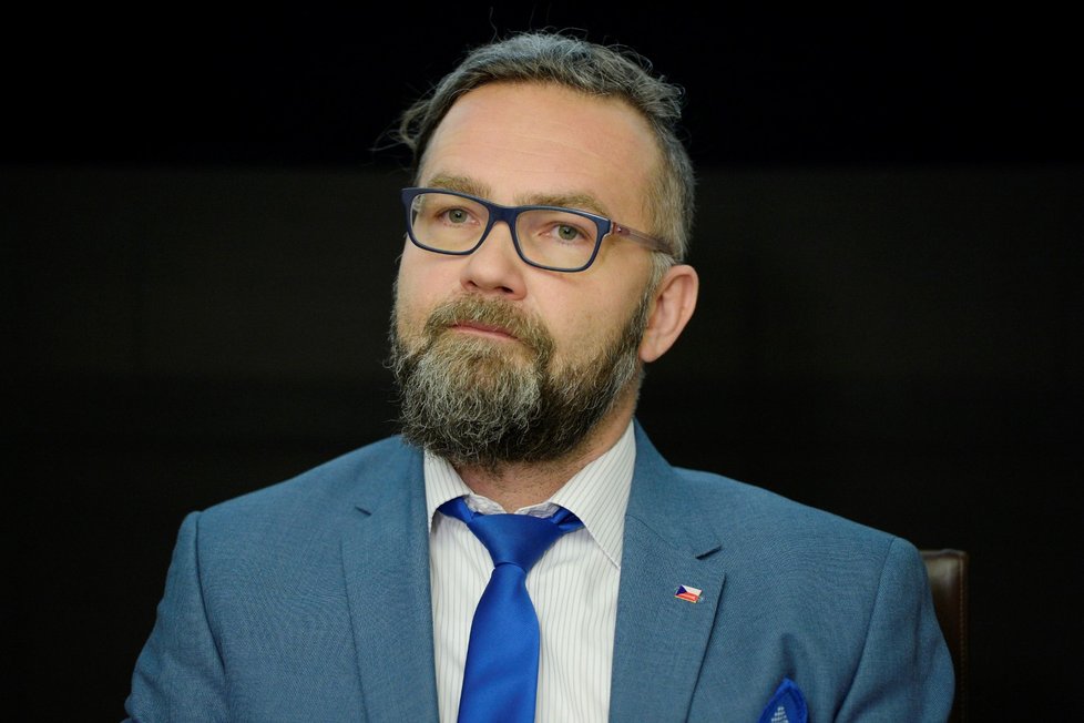Novým předsedou rady Energetického regulačního úřadu (ERÚ) jmenovala dnes vláda s účinností od 1. srpna na tři roky Vratislava Košťála.