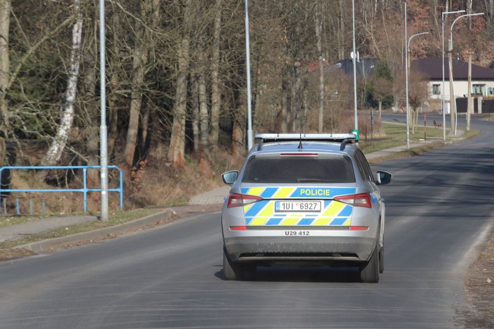 Při výbuchu propanbutanové lahve se v Košťanech na Teplicku zranilo 5 lidí.