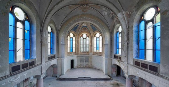 Záhadná krása opuštených kostelů. Podívejte se