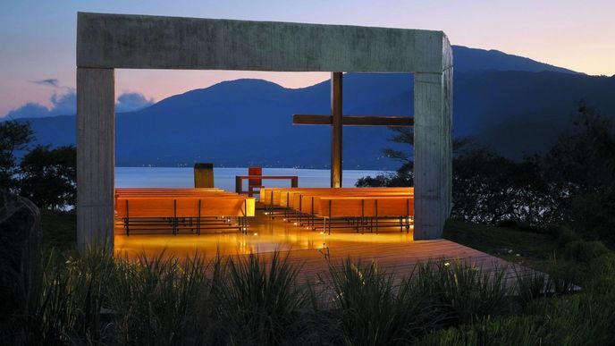 Cardedeu, EMC Arquitectura (Lago de Coatepeque, El Salvador)