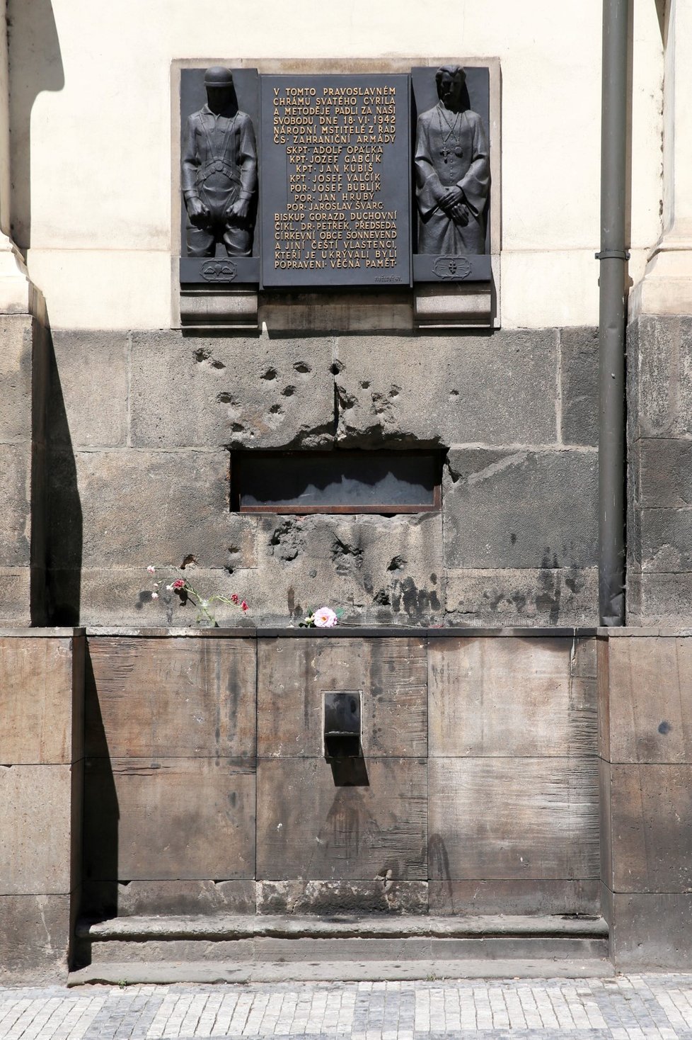 Národní památník hrdinů Heydrichiády v kostele sv. Cyrila a Metoděje