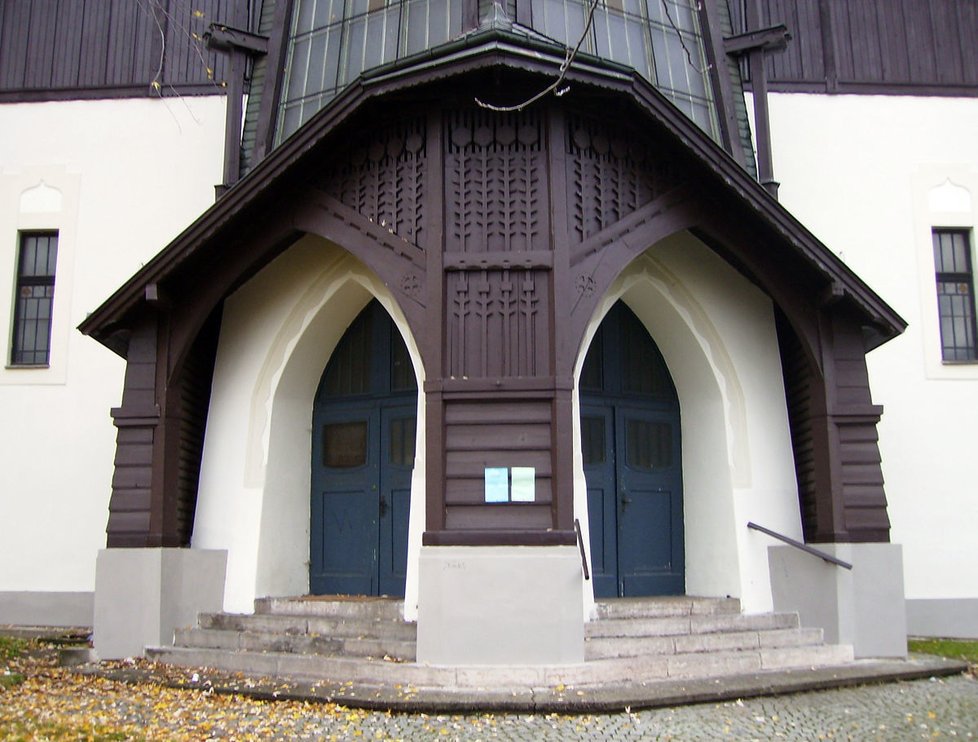 Kostel sv Vojtěcha v Libni je jeden ze 3 secesních kostelů v celé praze. A to mu hrozilo, že bude soužit pouze dočasně.